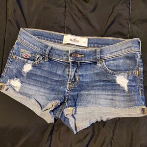 Low-rise distressed denim shorts - Hollister